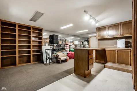 8161 Beech Knoll Indianapolis IN 46256