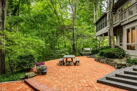 8161 Beech Knoll Indianapolis IN 46256