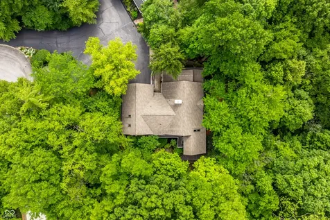 8161 Beech Knoll Indianapolis IN 46256