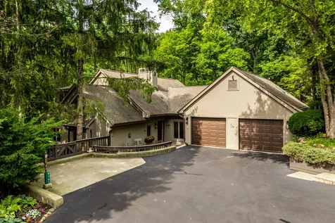 8161 Beech Knoll Indianapolis IN 46256