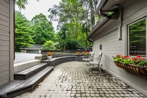 8161 Beech Knoll Indianapolis IN 46256