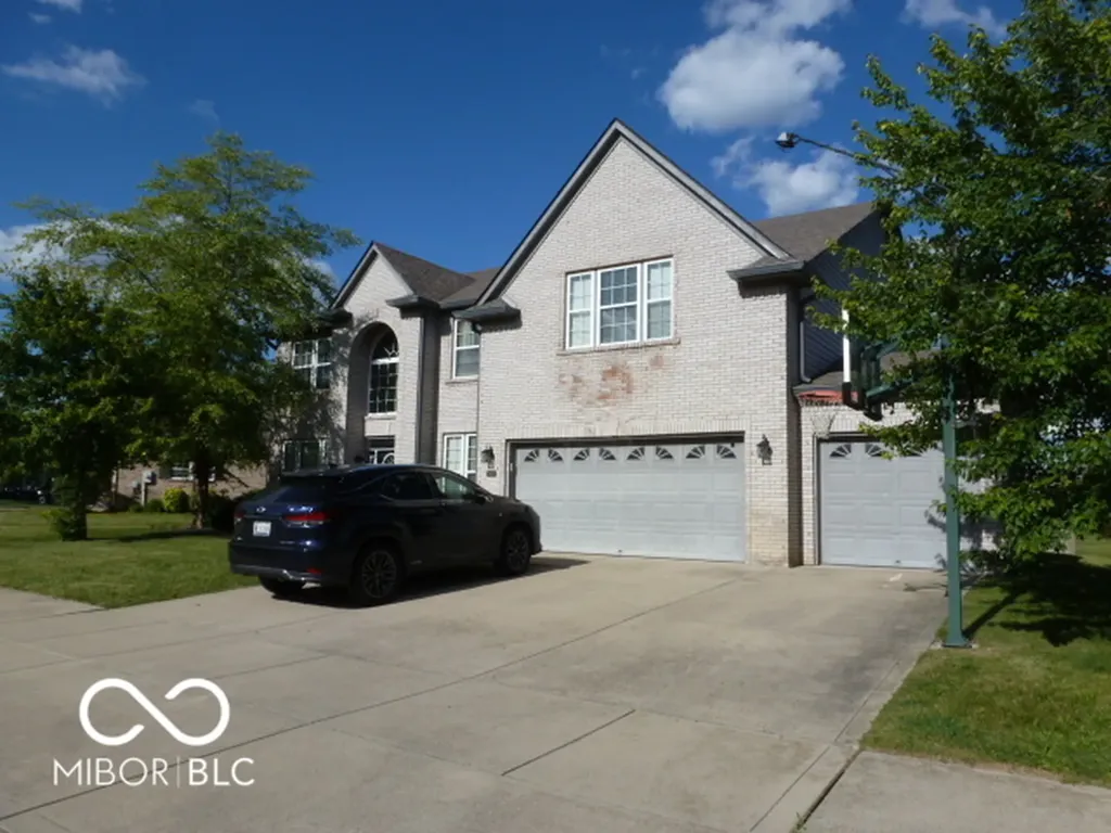 9849 N Anchor Bend Mccordsville IN 46055