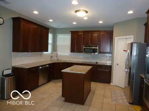 9849 N Anchor Bend Mccordsville IN 46055
