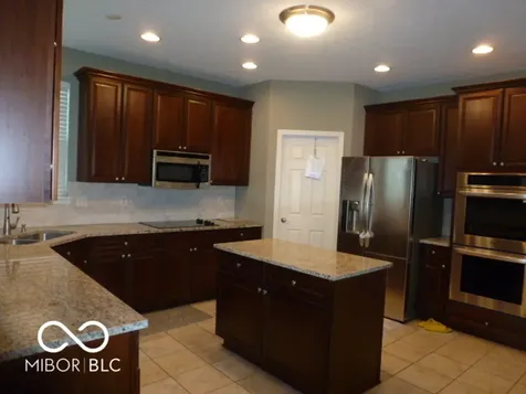 9849 N Anchor Bend Mccordsville IN 46055