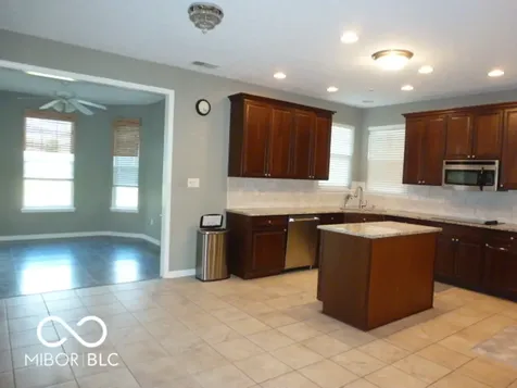 9849 N Anchor Bend Mccordsville IN 46055