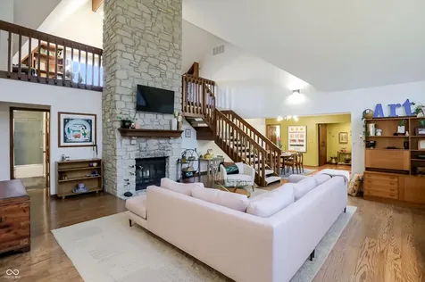 940 Tillson Drive Zionsville IN 46077