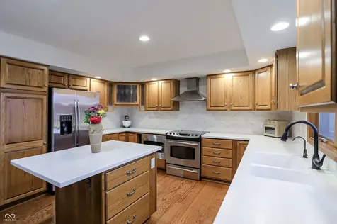 940 Tillson Drive Zionsville IN 46077