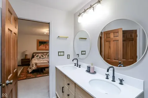 940 Tillson Drive Zionsville IN 46077