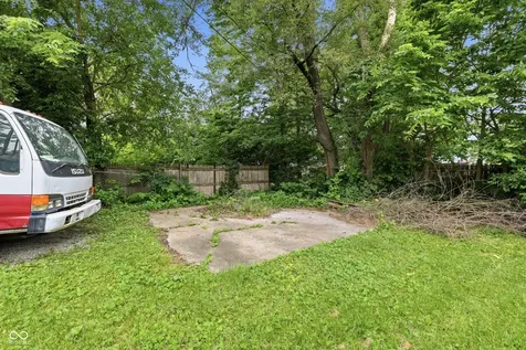 2048 N Goodlet Avenue Indianapolis IN 46222