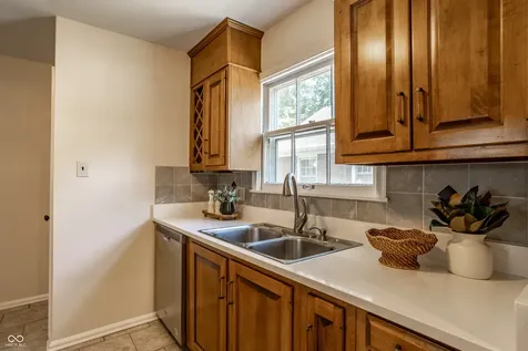 4626 Boulevard Place Indianapolis IN 46208