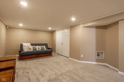 4626 Boulevard Place Indianapolis IN 46208