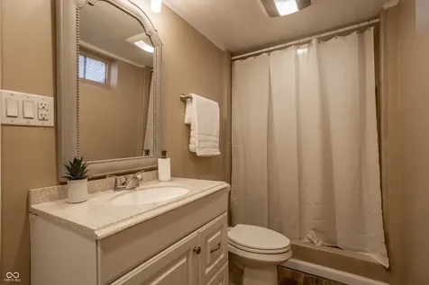4626 Boulevard Place Indianapolis IN 46208