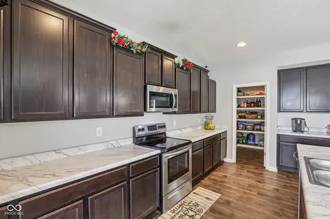6673 Laurelwood Pendleton IN 46064