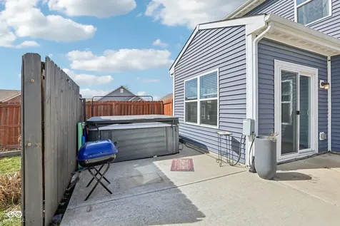 6673 Laurelwood Pendleton IN 46064