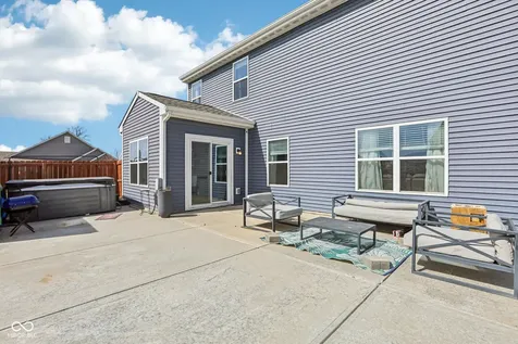 6673 Laurelwood Pendleton IN 46064