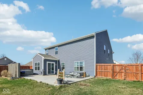 6673 Laurelwood Pendleton IN 46064