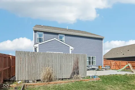 6673 Laurelwood Pendleton IN 46064