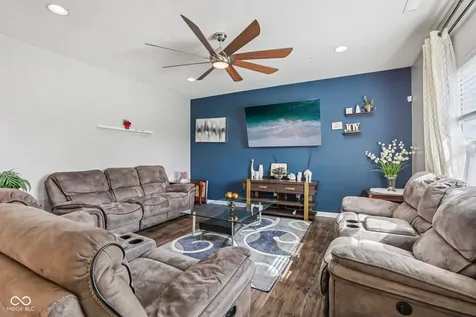 6673 Laurelwood Pendleton IN 46064