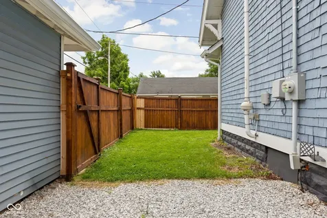 903 Eastern Avenue Indianapolis IN 46201