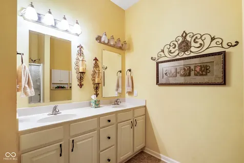 1366 Hamilton Drive Greenwood IN 46143
