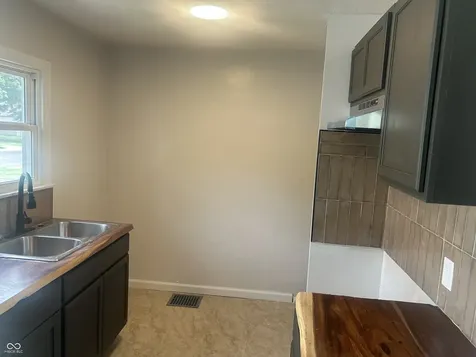 3062 N Temple Avenue Indianapolis IN 46218