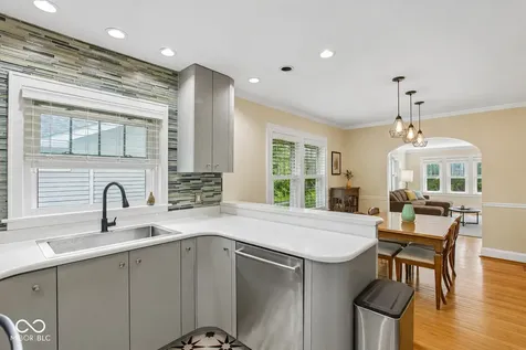 5429 Carrollton Avenue Indianapolis IN 46220