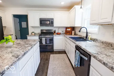 1162 W Thornridge Way Spencer IN 47460