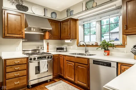 435 Blue Ridge Indianapolis IN 46208