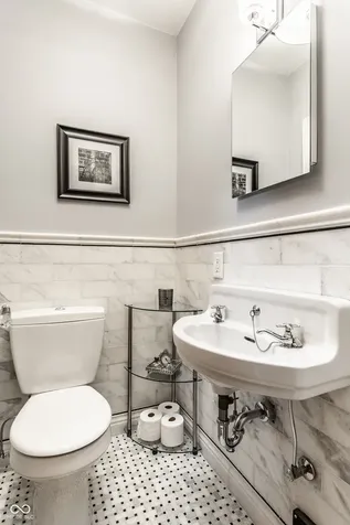 435 Blue Ridge Indianapolis IN 46208