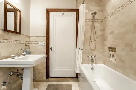 435 Blue Ridge Indianapolis IN 46208