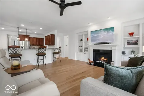 910 Viking Sunrise Lane Westfield IN 46074