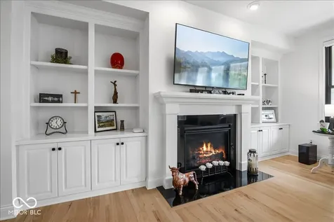 910 Viking Sunrise Lane Westfield IN 46074