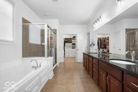 910 Viking Sunrise Lane Westfield IN 46074