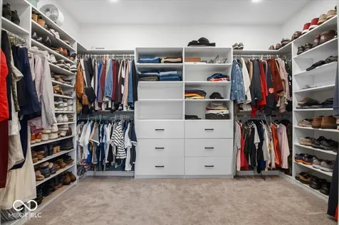 910 Viking Sunrise Lane Westfield IN 46074