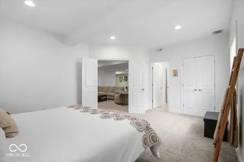 910 Viking Sunrise Lane Westfield IN 46074