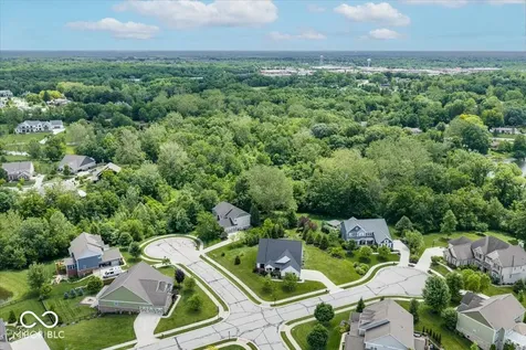 910 Viking Sunrise Lane Westfield IN 46074