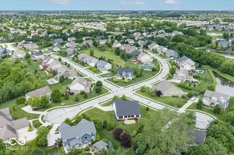 910 Viking Sunrise Lane Westfield IN 46074