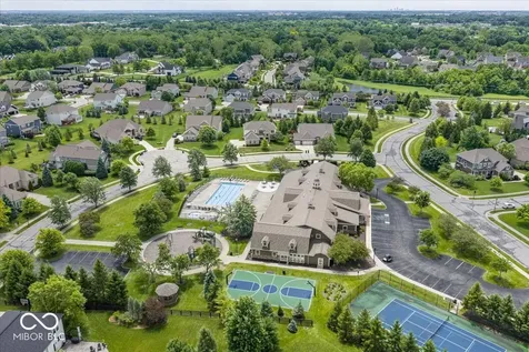 910 Viking Sunrise Lane Westfield IN 46074