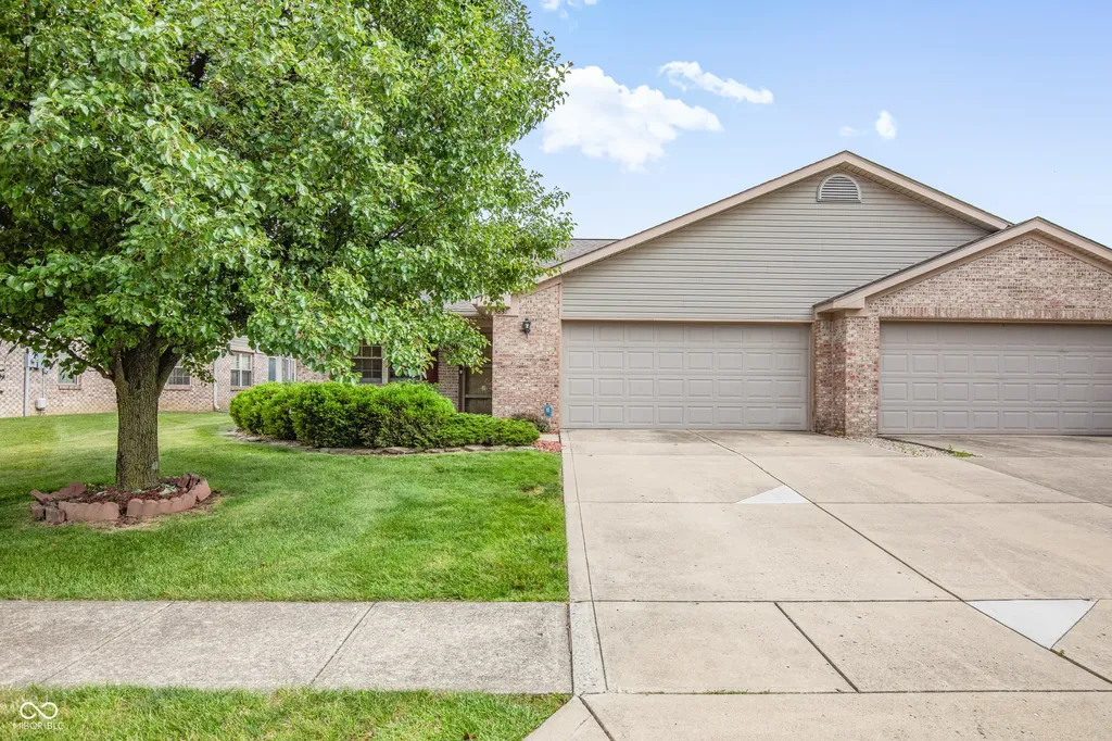 3831 Oak Trail Indianapolis IN 46237