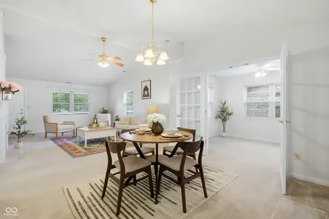 3831 Oak Trail Indianapolis IN 46237