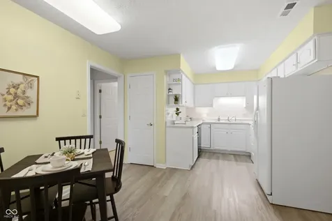 3831 Oak Trail Indianapolis IN 46237