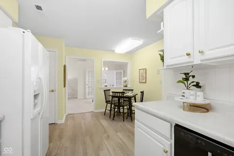 3831 Oak Trail Indianapolis IN 46237