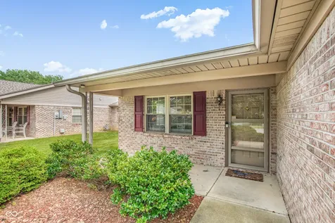 3831 Oak Trail Indianapolis IN 46237