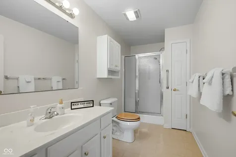 3831 Oak Trail Indianapolis IN 46237
