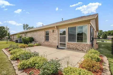 3831 Oak Trail Indianapolis IN 46237