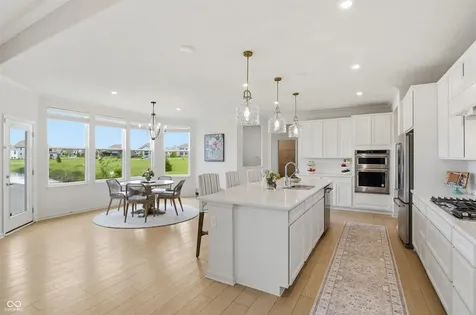 5402 Peachtree Road Zionsville IN 46077