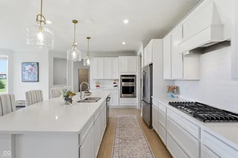 5402 Peachtree Road Zionsville IN 46077
