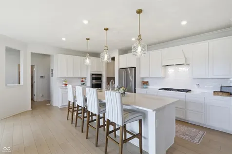5402 Peachtree Road Zionsville IN 46077