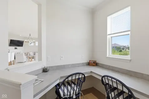 5402 Peachtree Road Zionsville IN 46077