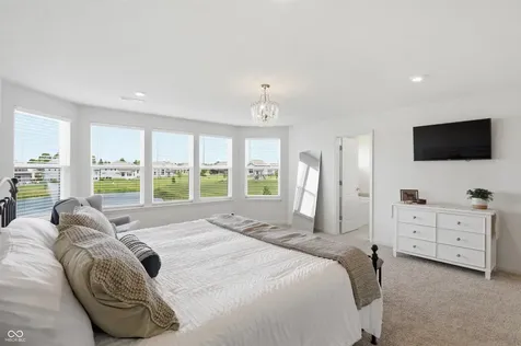 5402 Peachtree Road Zionsville IN 46077